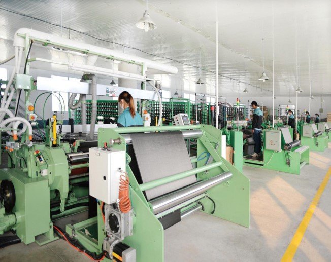 Carbon fiber weaving looms in the production hall